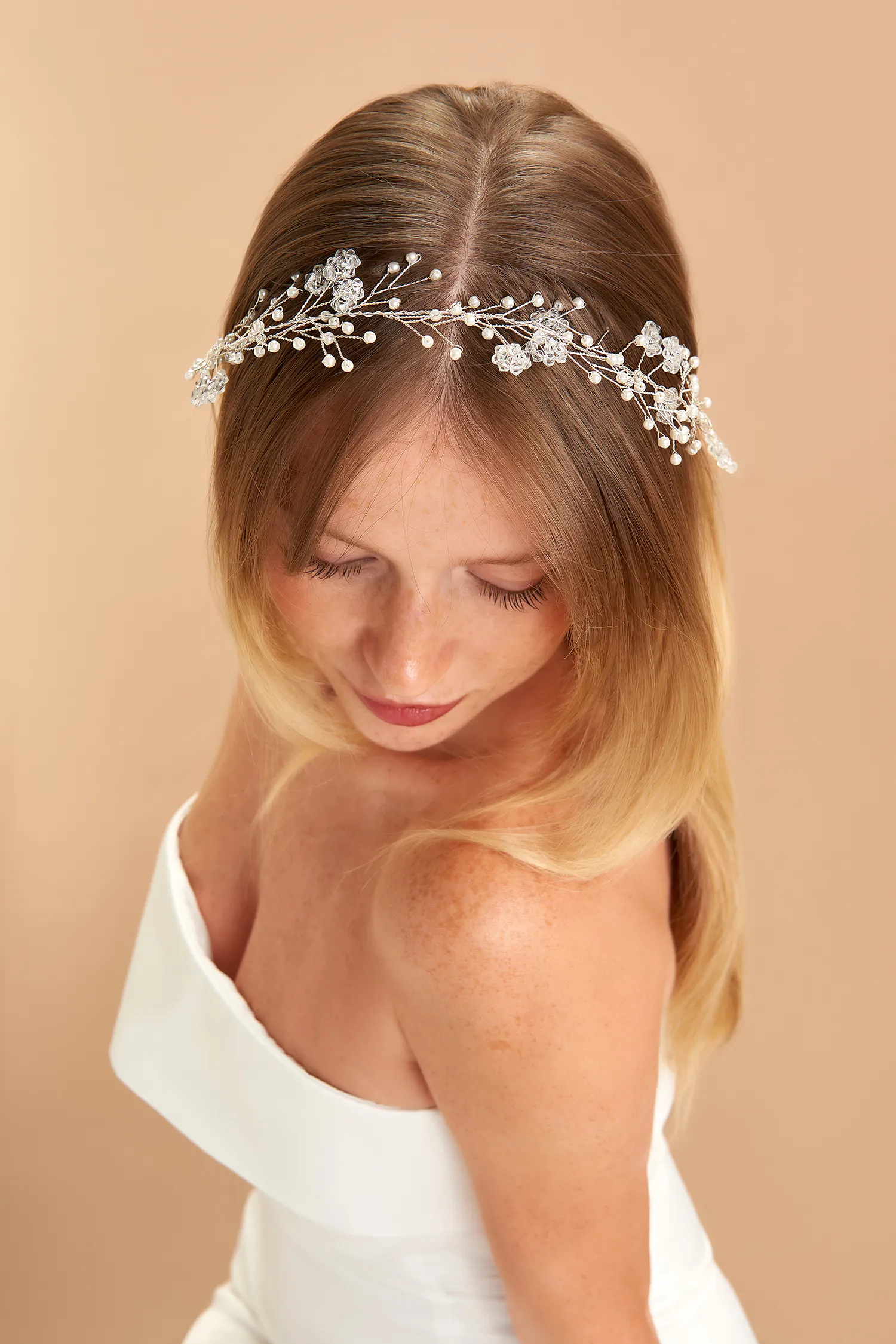 Gelin Tacı Seçimi Nasıl Olmalıdır? Gelin Tacı Seçimi Nasıl Olmalıdır?