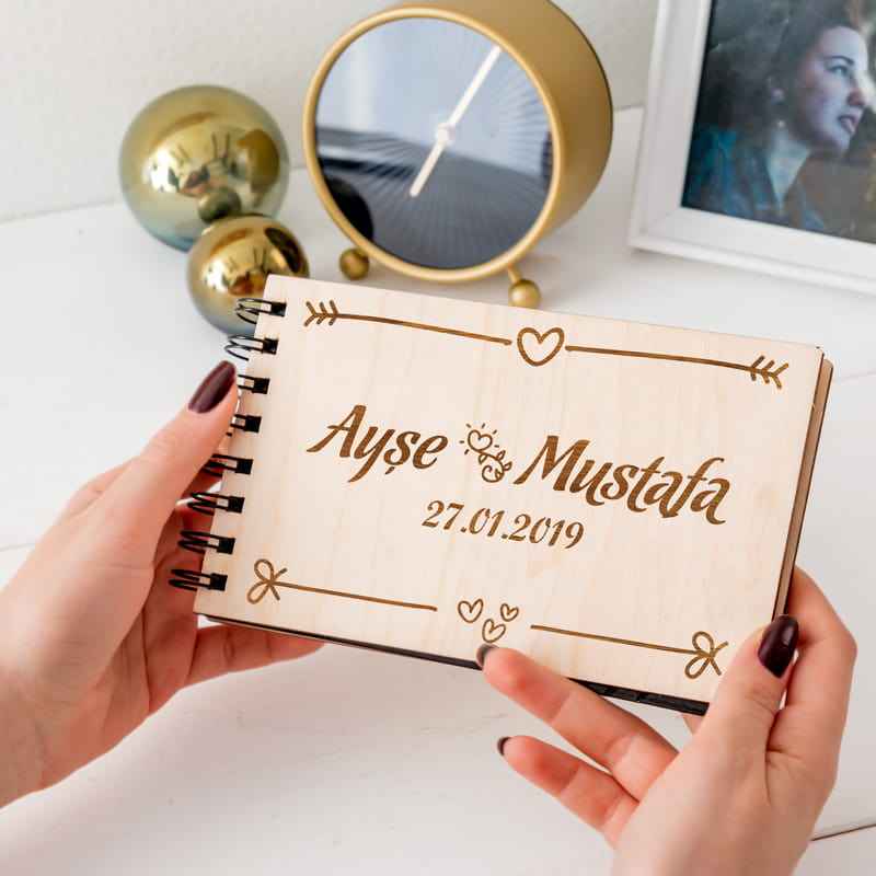 Eşime Yıl Dönümü Hediyesi Ne Alabilirim? Sürpriz Romantik Hediye Önerileri