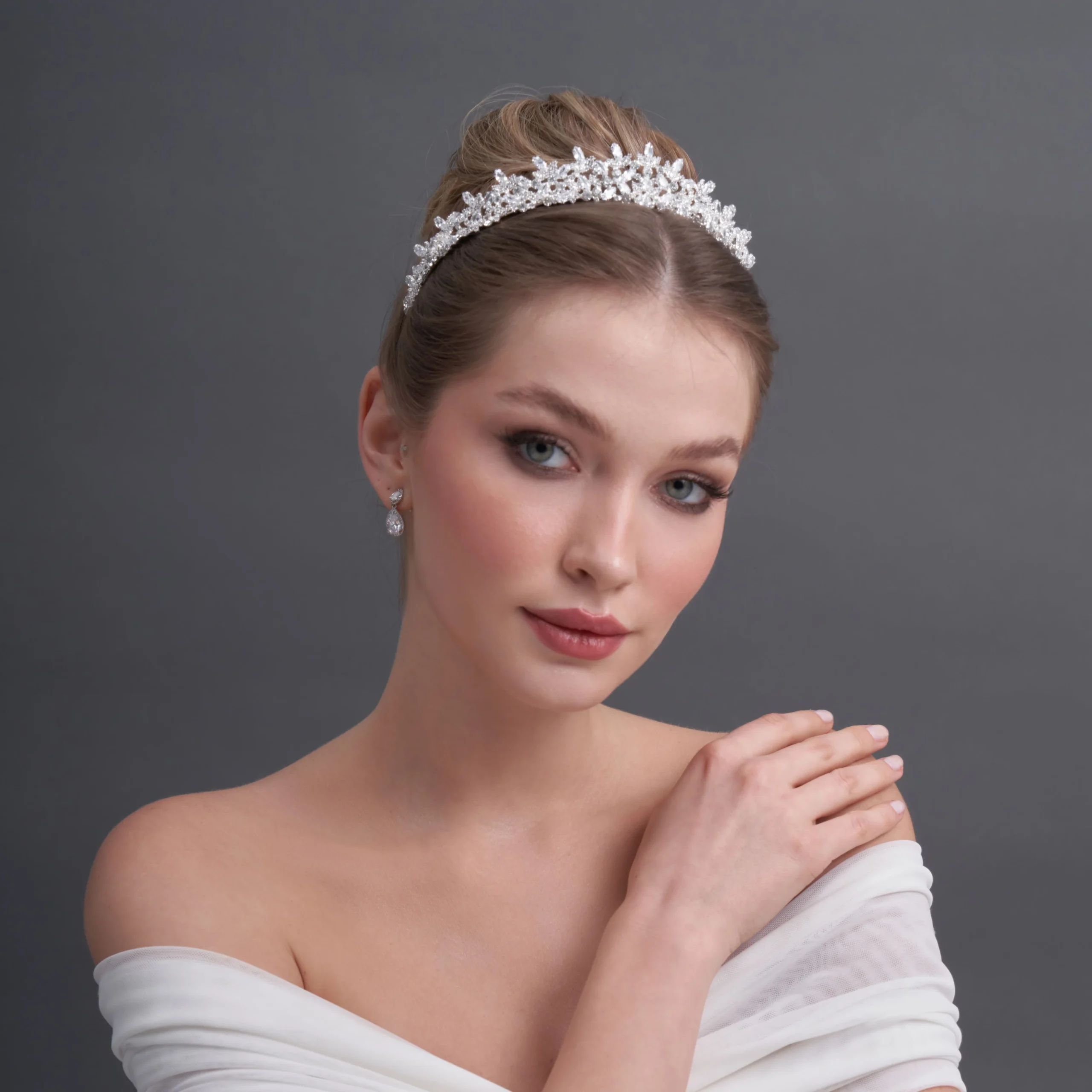 2023 Yılı İçin Gelin Tacı Seçimi Nasıl Olmalıdır? Trendler ve Fikirler