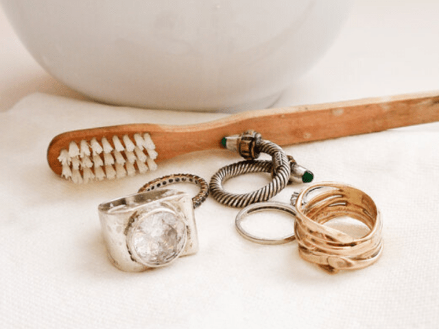 Takı Bakımının Püf Noktaları: Takılarınızın Ömrünü Uzatın