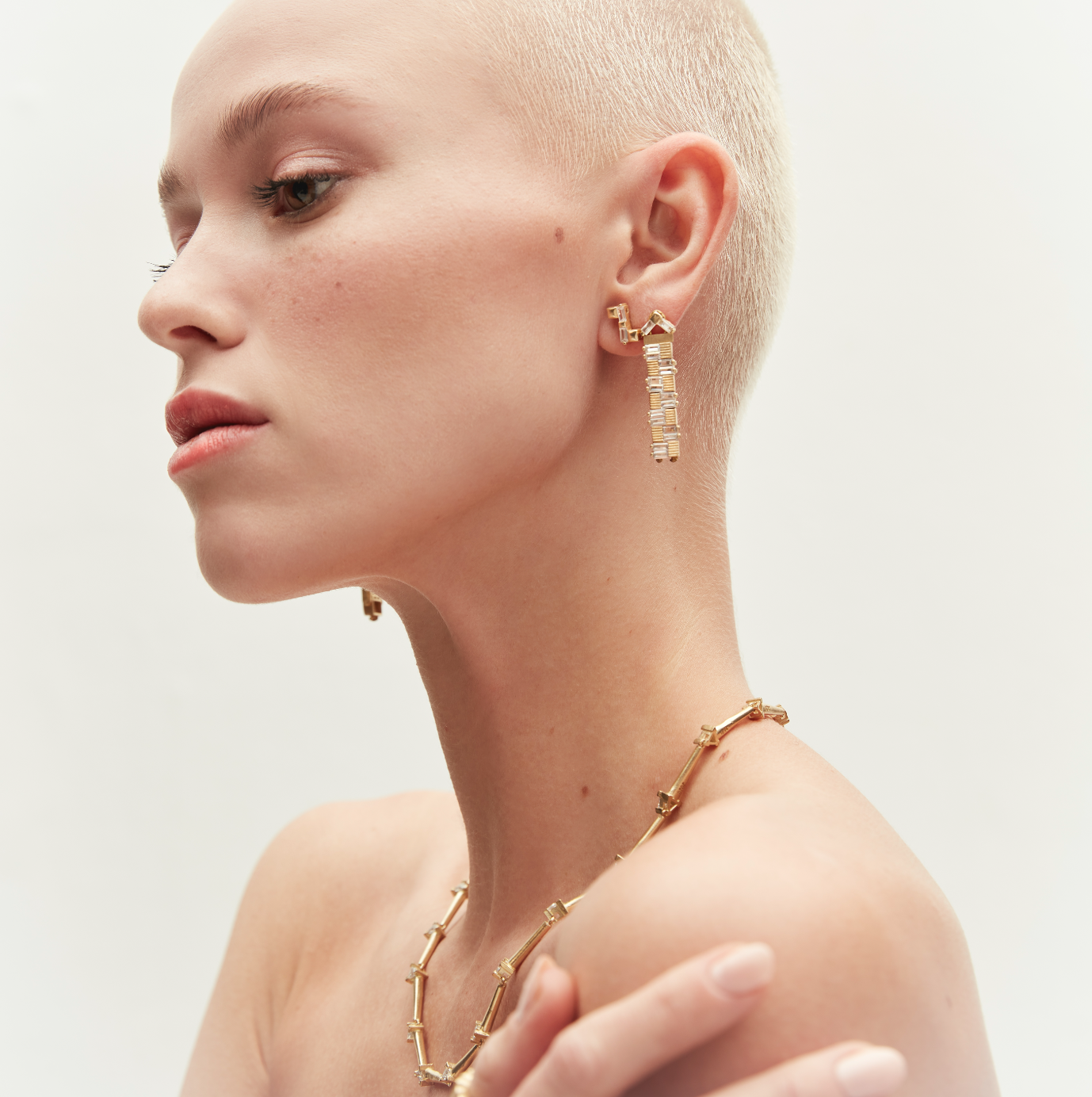 zarif takılar mı, gösterişli takılar mı tercih edilmeli?