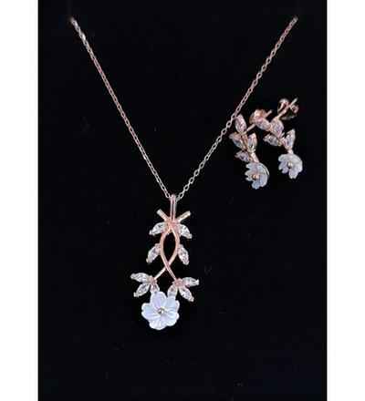 zarif takılar mı, gösterişli takılar mı tercih edilmeli?